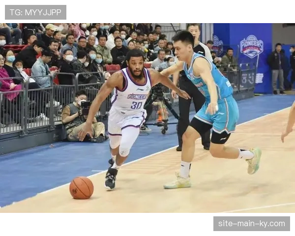 韦瑟斯庞35分关键球处理成熟，青岛双杀山西锁定关键胜场